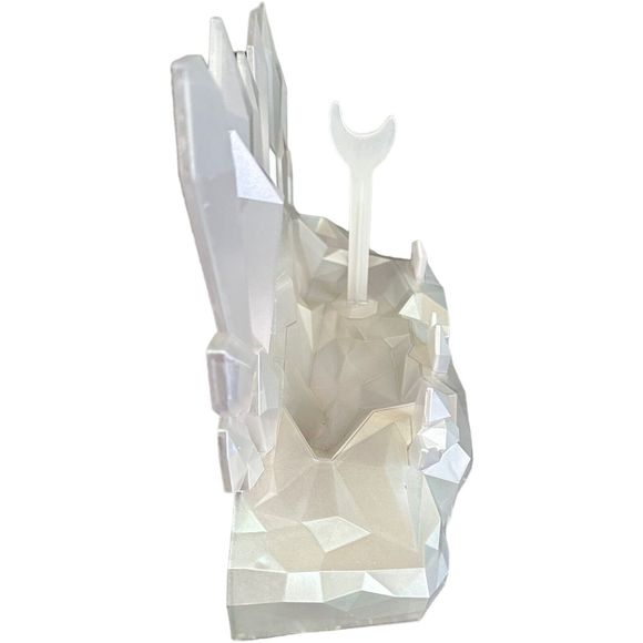 LOL Surprise OMG Crystal Star Collector Edition Stand White Light Up Blue Glow - Picture 9 of 16